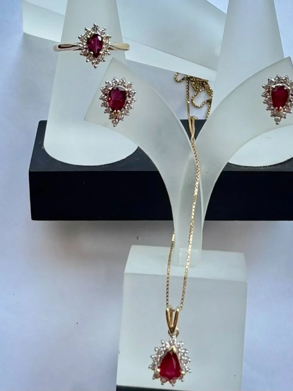 Pigeon Red Ruby and Diamonds set , Earring, pendant/chain, Ring in 14ky gold.